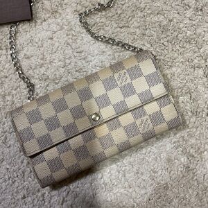 Louis Vuitton Damier Azur Sarah Wallet on chain